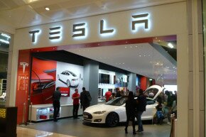 tesla-store-opening-in-westfield-mall-london-01